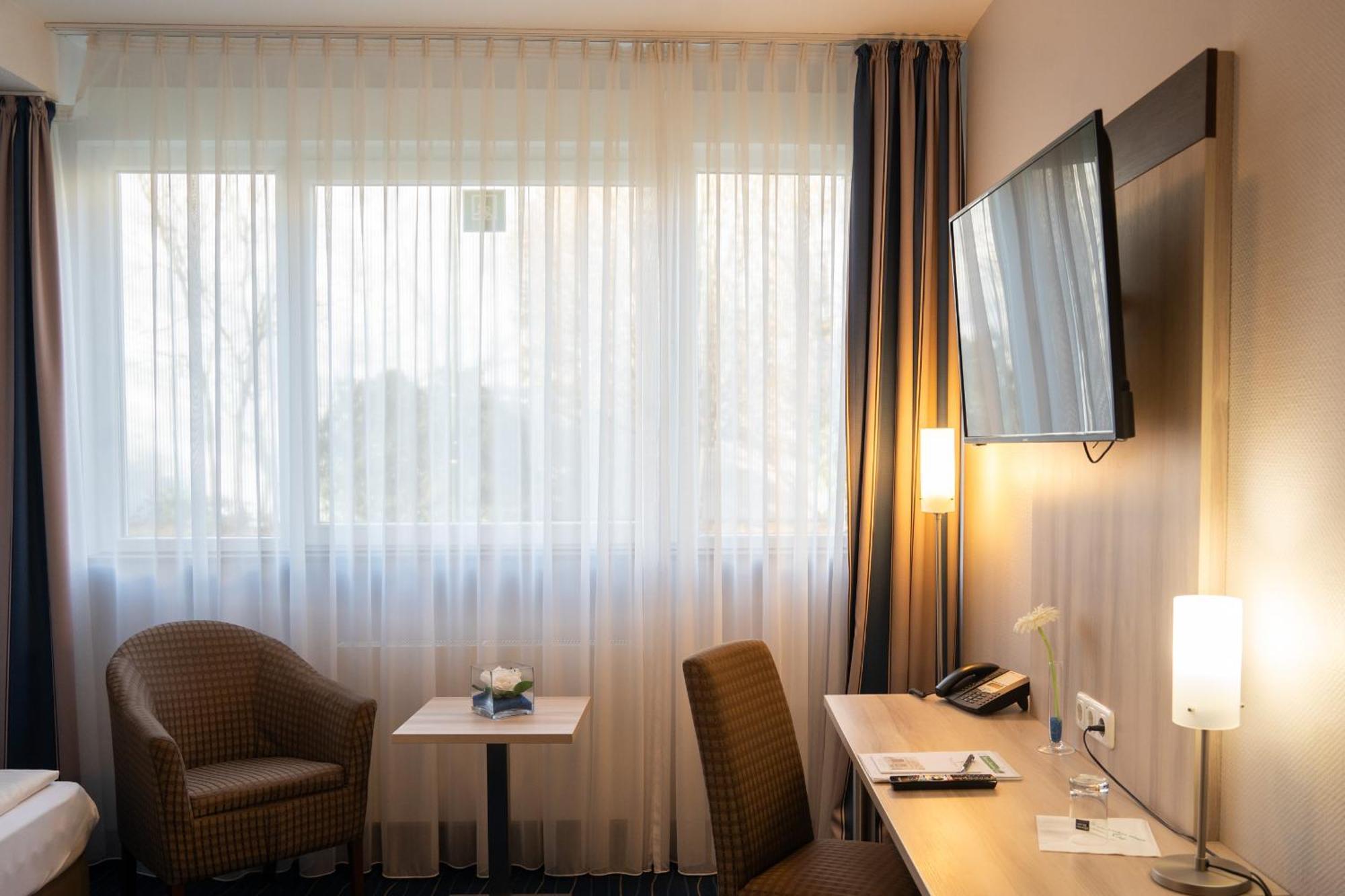 Hotel Am Freischuetz Hürth Esterno foto