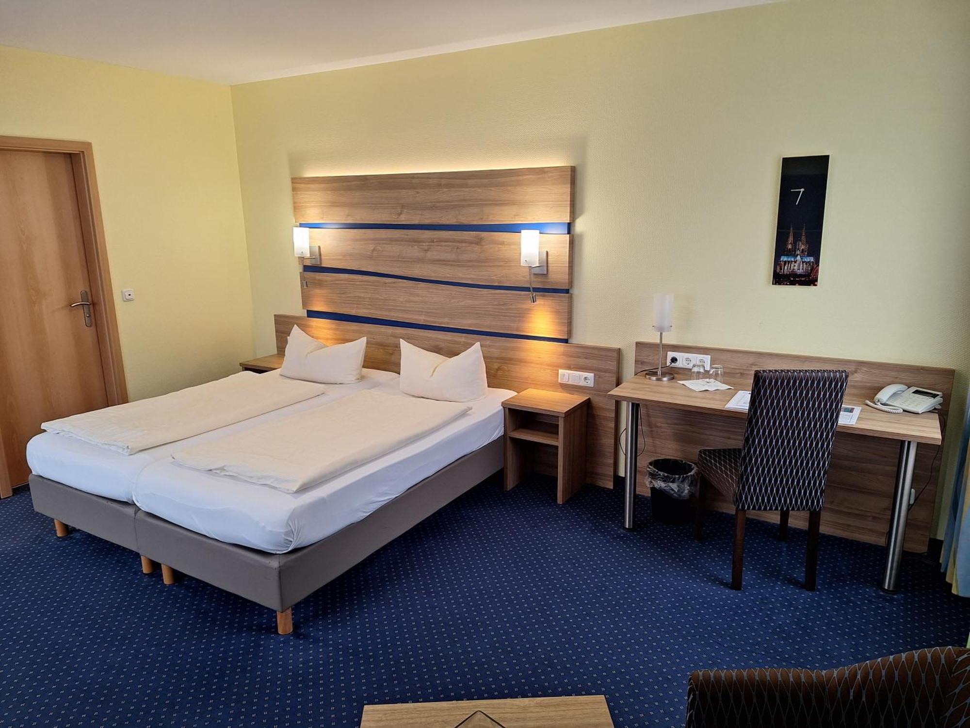 Hotel Am Freischuetz Hürth Esterno foto