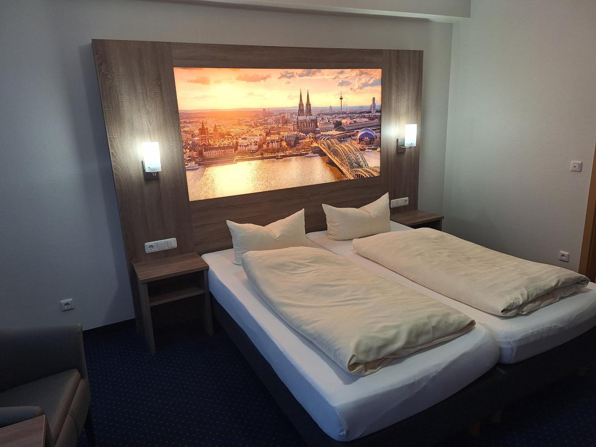 Hotel Am Freischuetz Hürth Esterno foto