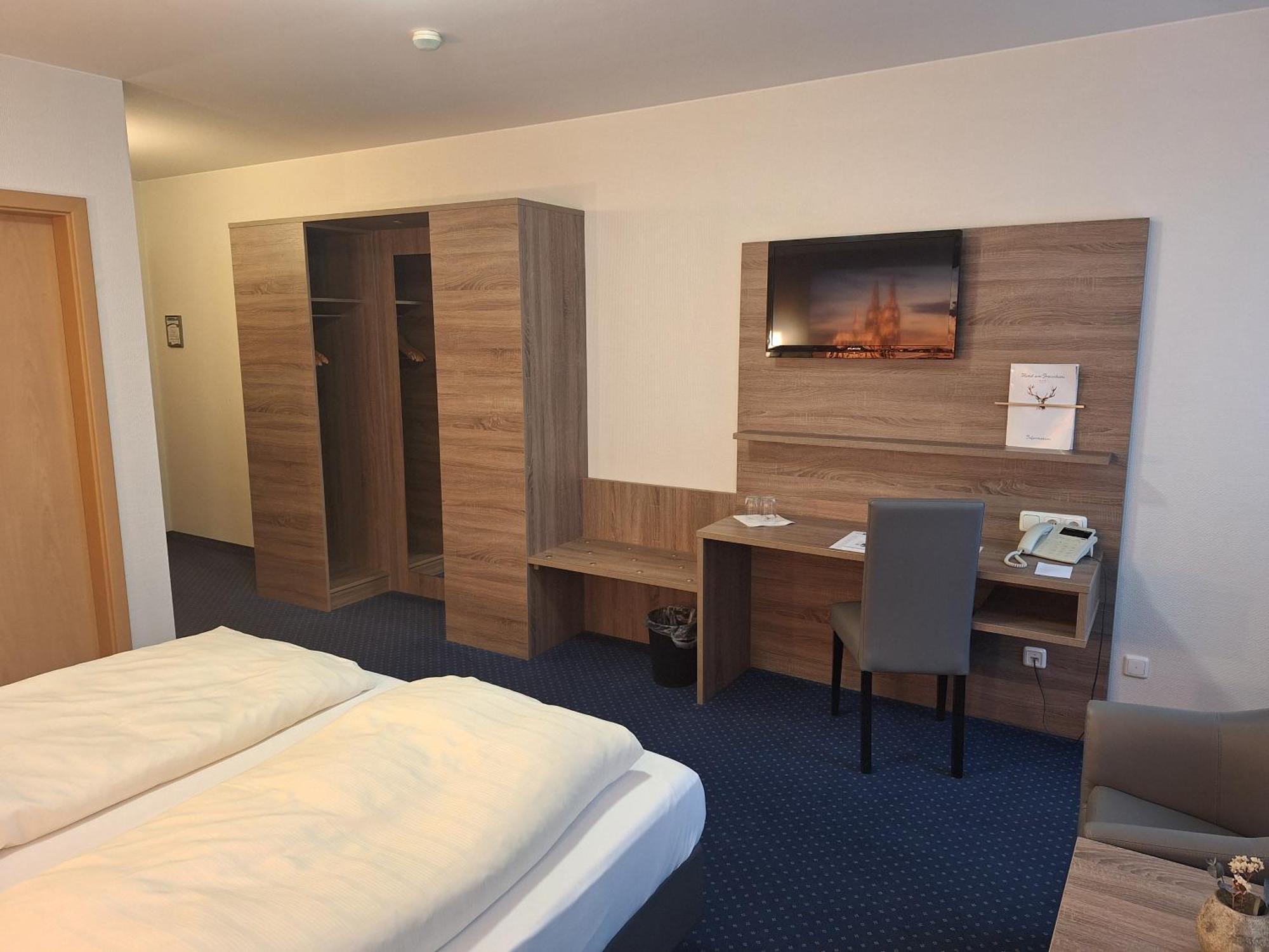 Hotel Am Freischuetz Hürth Esterno foto