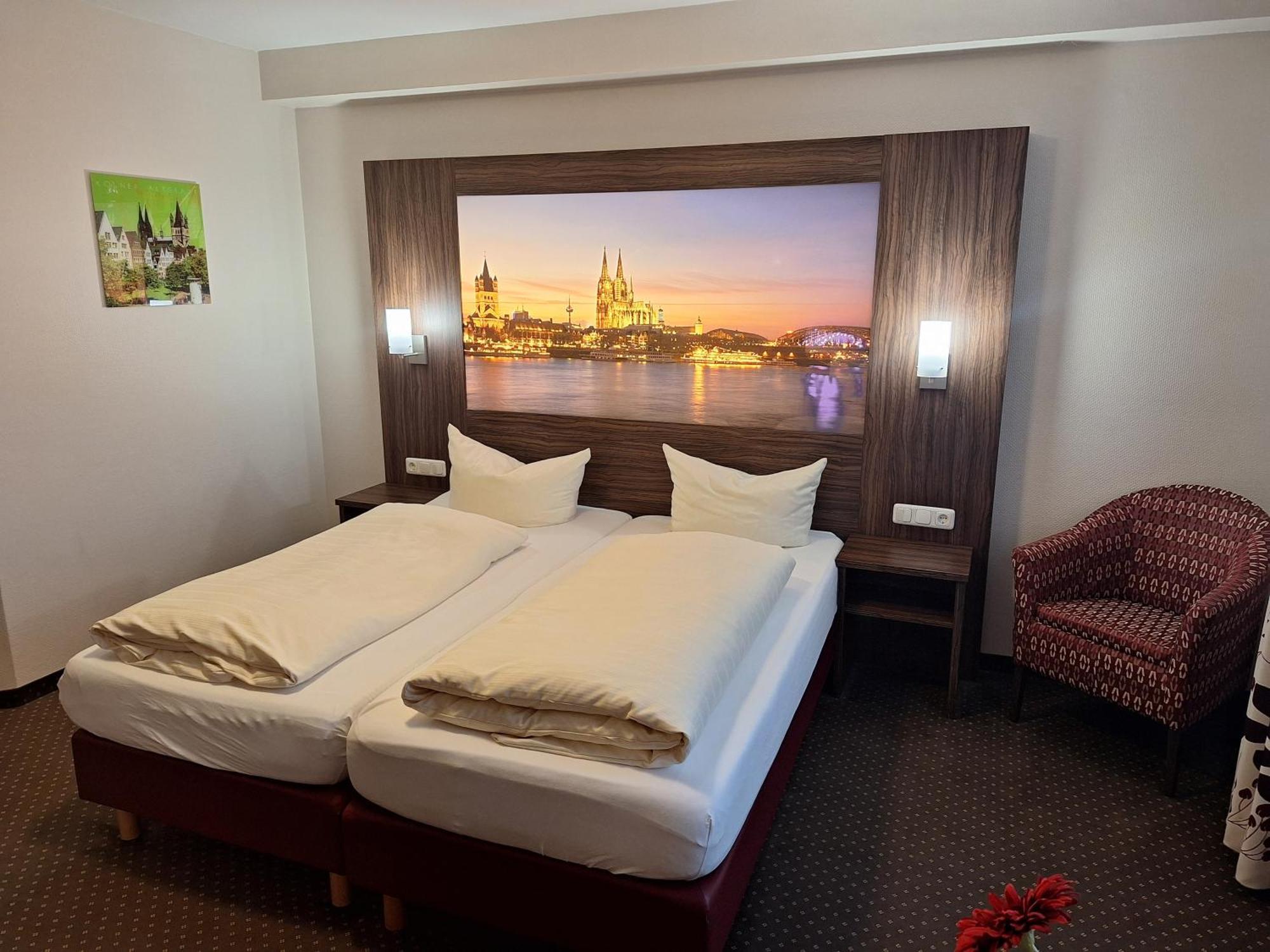 Hotel Am Freischuetz Hürth Esterno foto