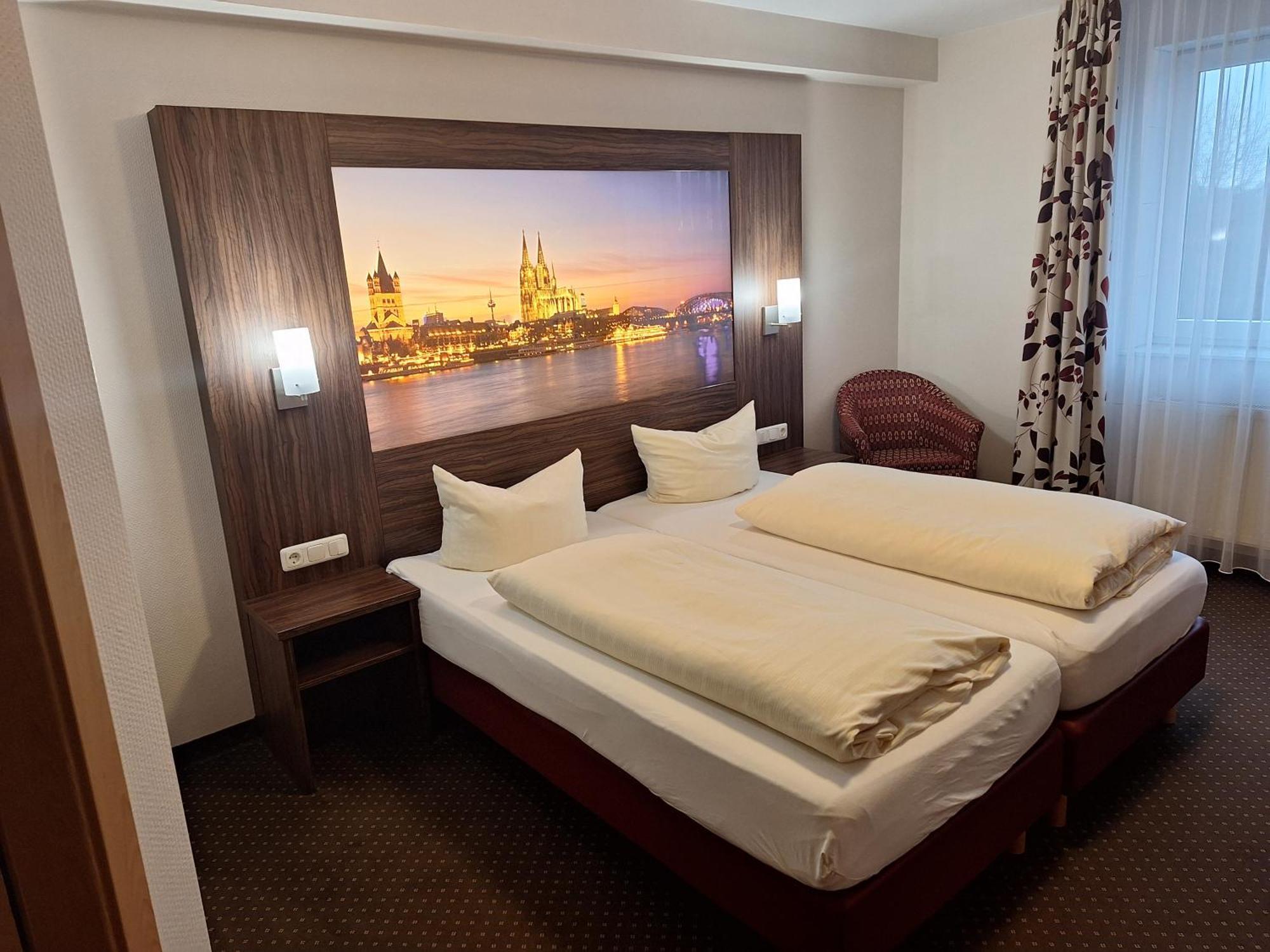 Hotel Am Freischuetz Hürth Esterno foto