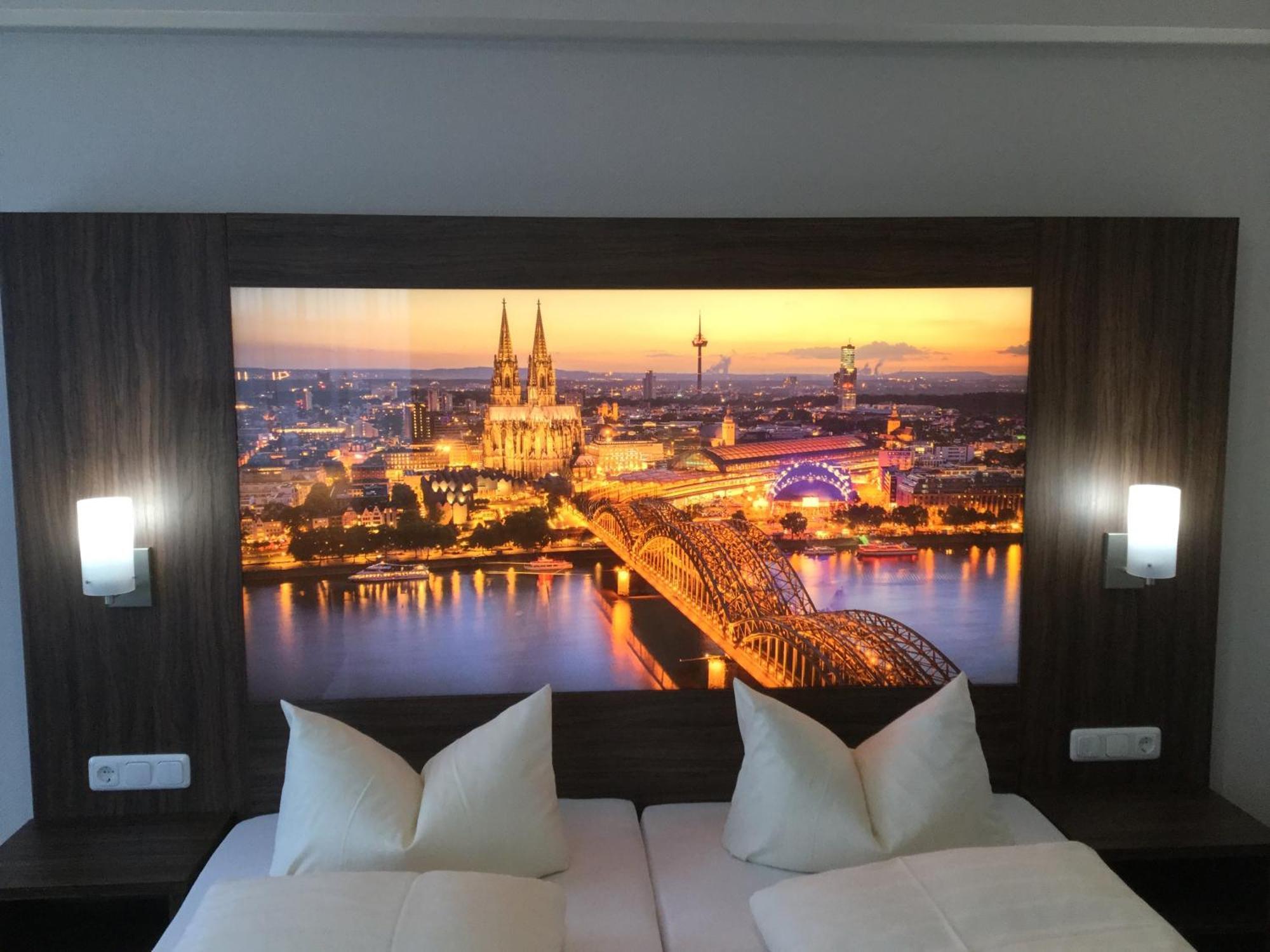 Hotel Am Freischuetz Hürth Esterno foto