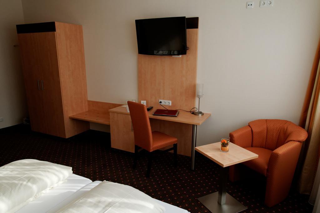 Hotel Am Freischuetz Hürth Esterno foto